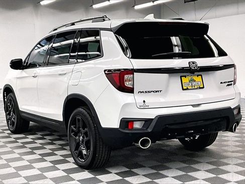 Used 2025 Honda Passport Black Edition image 2