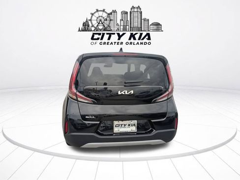 Certified 2025 Kia Soul LX w/ LX Technology Package FWD image 5