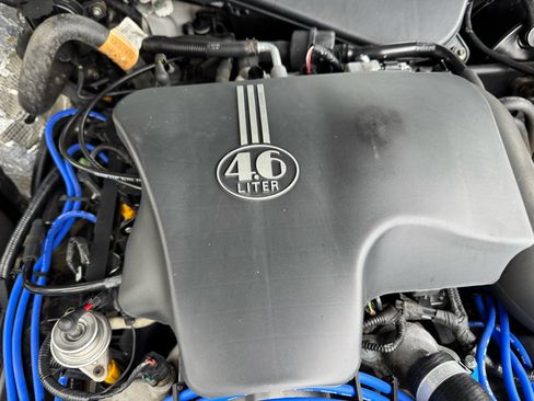 Used 1996 Lincoln Town Car Signature image 29