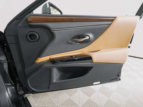 New 2025 Lexus ES 350 w/ Premium Package image 19