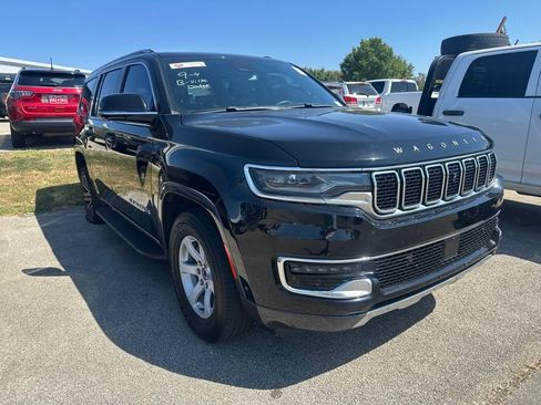 Used 2022 Jeep Wagoneer Series III w/ Convenience Group I AWD/4WD image 2