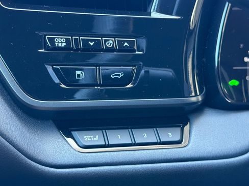Used 2025 Lexus TX 500h AWD w/ Technology Package image 36