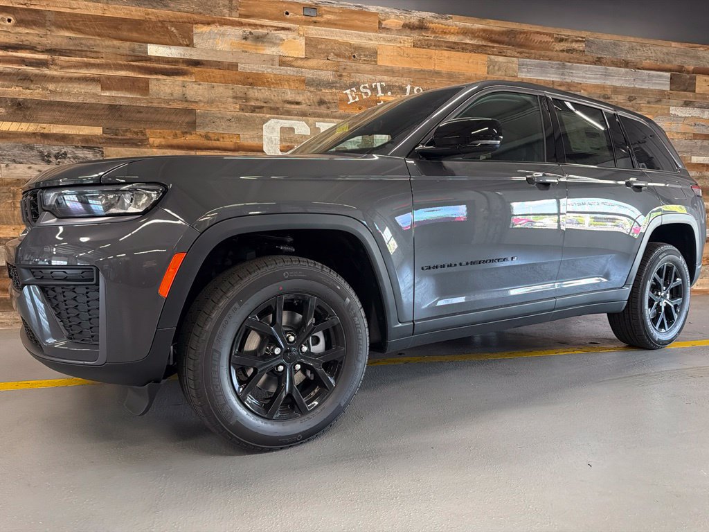 New 2026 Jeep Grand Cherokee Altitude AWD/4WD image 11