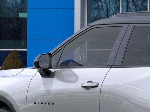 New 2025 Chevrolet Blazer LT w/ Midnight/Sport Edition image 12