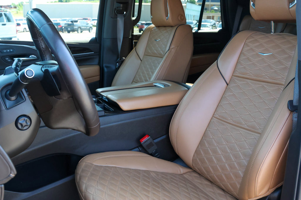 Used 2022 Cadillac Escalade Sport w/ Touring Package AWD/4WD image 16