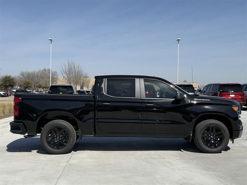 New 2026 Chevrolet Silverado 1500 Custom image 3