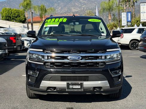 Used 2023 Ford Expedition Limited image 3
