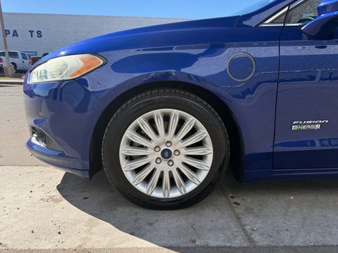 Used 2015 Ford Fusion Energi SE w/ Driver Assist Package image 10