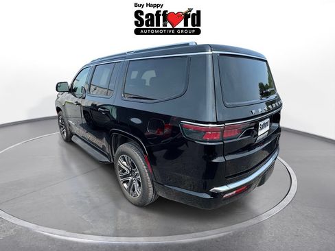 Used 2025 Jeep Wagoneer 4WD w/ Premium Group I image 4