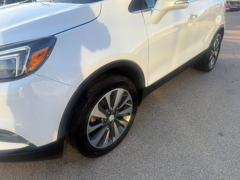 Used 2020 Buick Encore Essence image 5