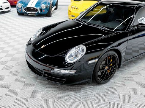 Used 2005 Porsche 911 Carrera S RWD image 13