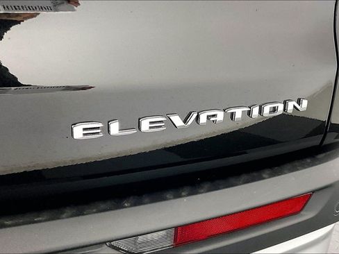 New 2026 GMC Acadia Elevation w/ Elevation Premium Package AWD/4WD image 17