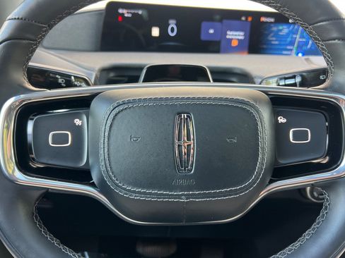 Certified 2025 Lincoln Navigator L Reserve image 25