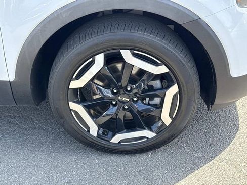 Used 2023 Kia Telluride S w/ S Sunroof Package image 7