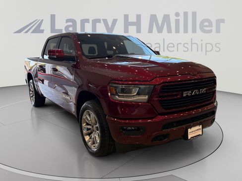 Used 2024 RAM 1500 Laramie AWD/4WD image 7