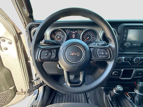 Used 2018 Jeep Wrangler Unlimited Sport AWD/4WD image 11