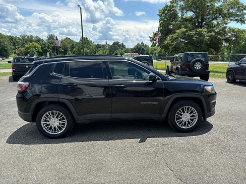 Used 2019 Jeep Compass Latitude image 8