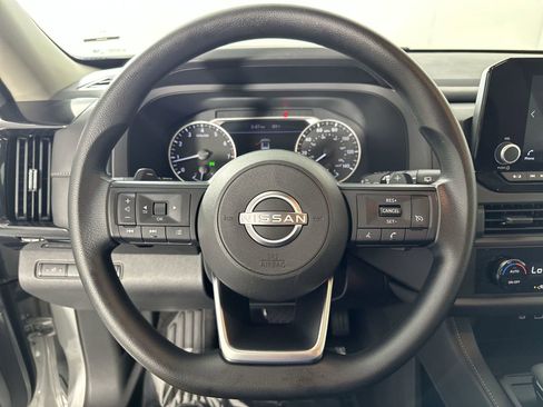 Used 2024 Nissan Pathfinder S FWD image 14