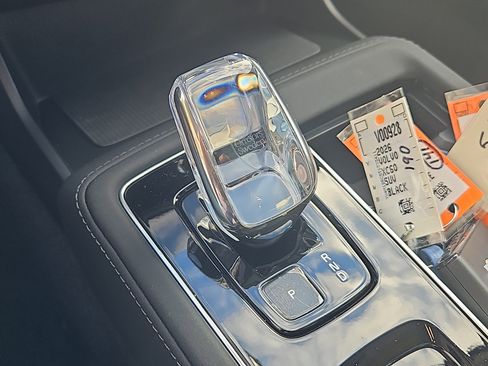 New 2026 Volvo XC90 T8 Plus image 18