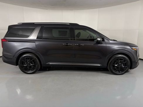 New 2026 Kia Carnival SX image 9