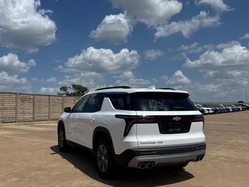 Used 2025 Chevrolet Traverse LT AWD/4WD image 19