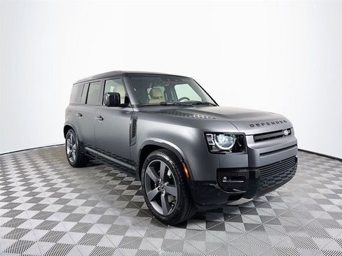 Used 2025 Land Rover Defender 110 V8 image 3
