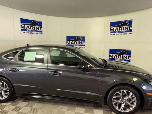 Used 2022 Hyundai Sonata SEL w/ Winter Weather Package FWD image 3