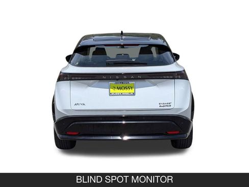 Used 2024 Nissan Ariya AWD image 9