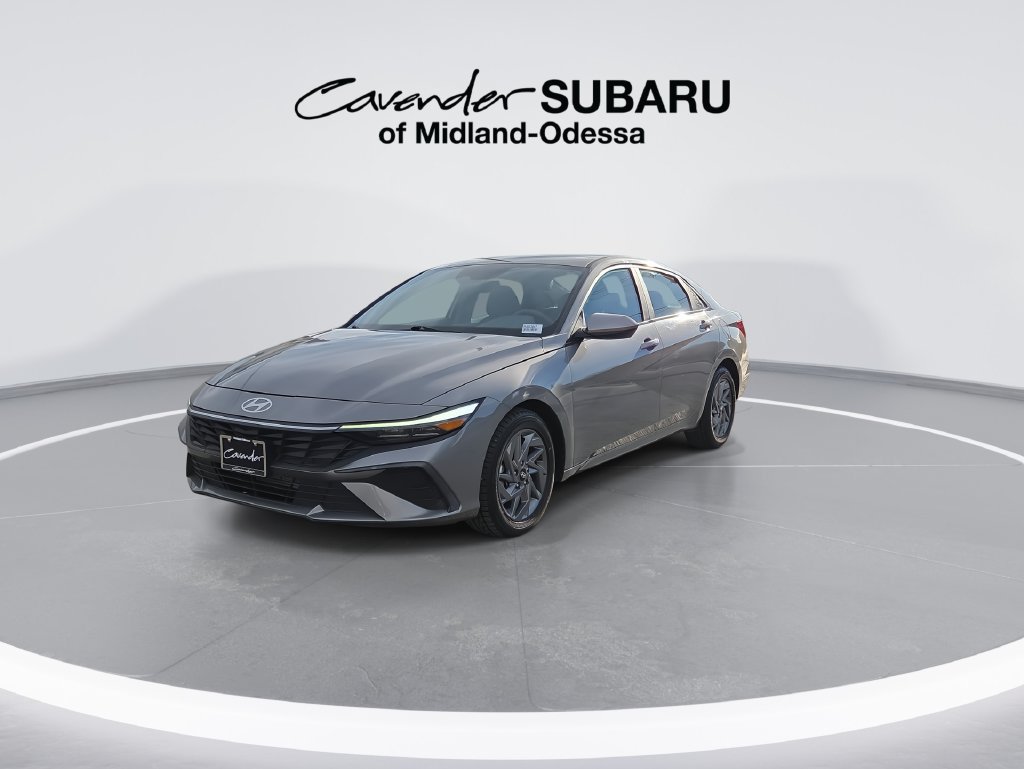 Used 2024 Hyundai Elantra SEL FWD image 4