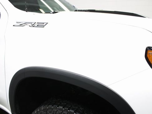 Used 2024 Chevrolet Silverado 1500 ZR2 image 36