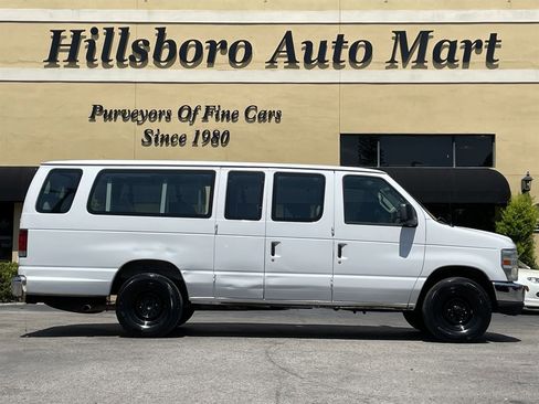 Used 2009 Ford E-350 and Econoline 350 XLT image 4