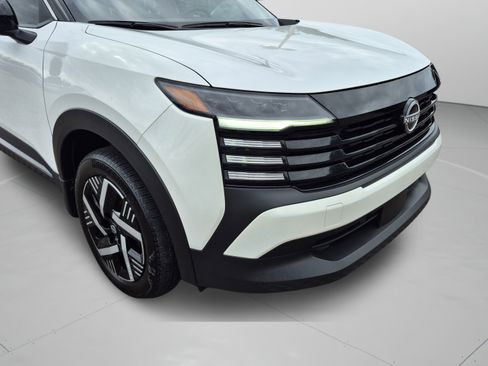Certified 2025 Nissan Kicks SV FWD image 35