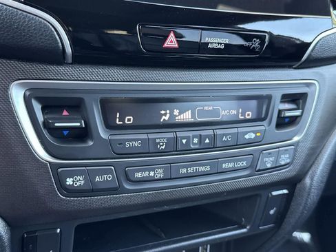 Used 2022 Honda Pilot TrailSport image 14
