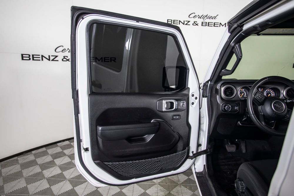 Used 2023 Jeep Gladiator Sport AWD/4WD image 19