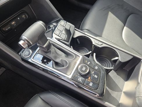 Used 2024 Kia Sportage EX image 17