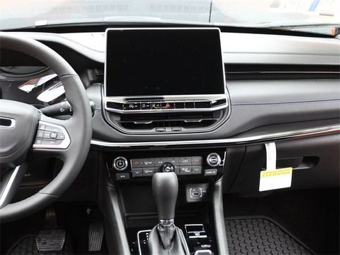 New 2026 Jeep Compass Latitude w/ Sun and Sound Group image 25