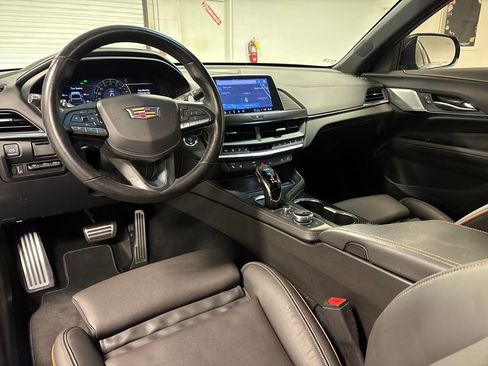 Used 2024 Cadillac CT4 V w/ LPO, ONYX Package image 27