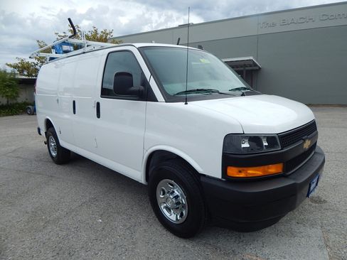 Used 2021 Chevrolet Express 2500 RWD image 10