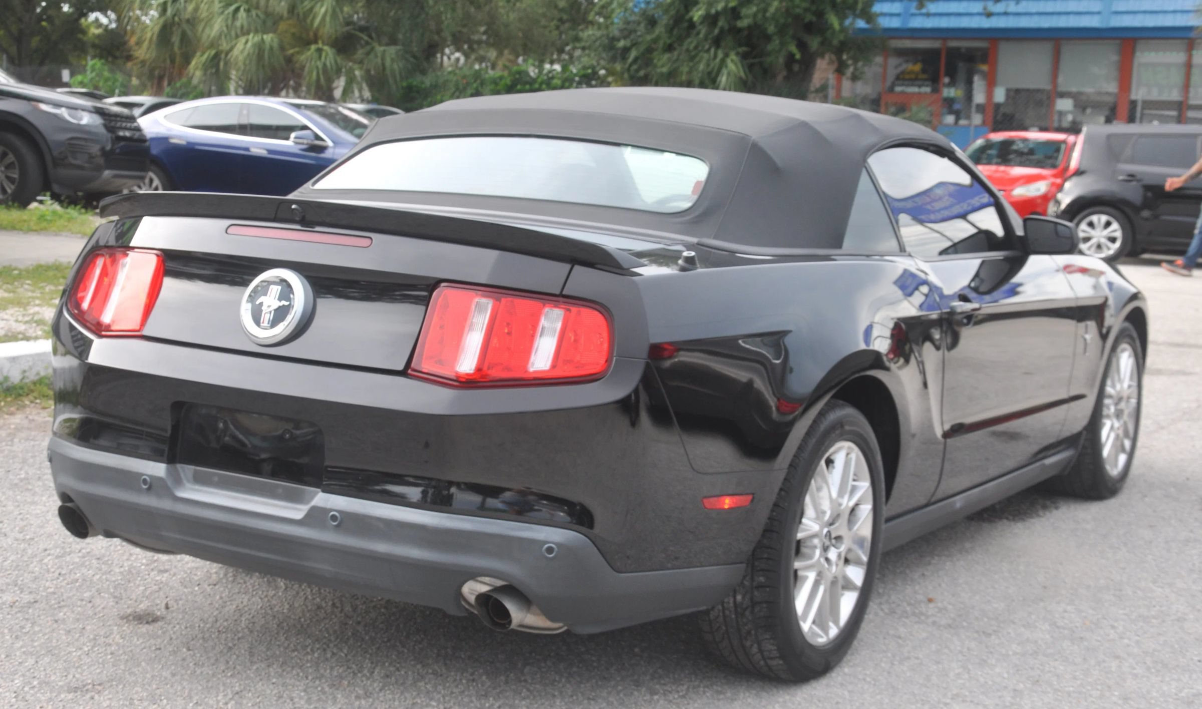 Used 2012 Ford Mustang Premium w/ Electronics Pkg RWD image 24