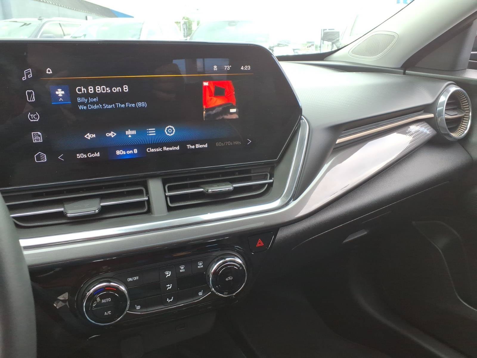 Used 2024 Chevrolet Trax ACTIV w/ Sunroof Package FWD image 32