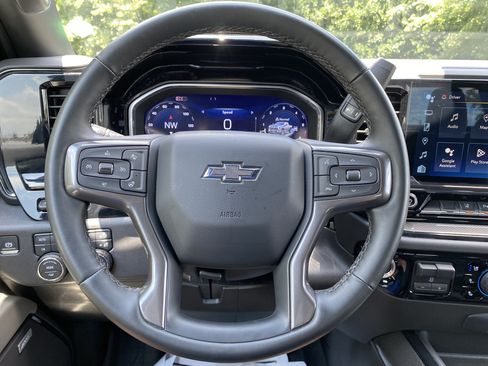 Used 2024 Chevrolet Silverado 2500 ZR2 w/ Technology Package AWD/4WD image 19