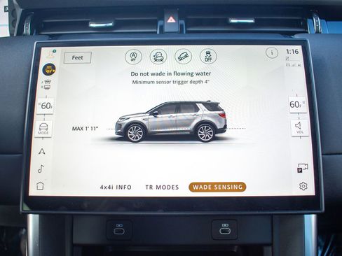 Used 2025 Land Rover Discovery Sport S image 29