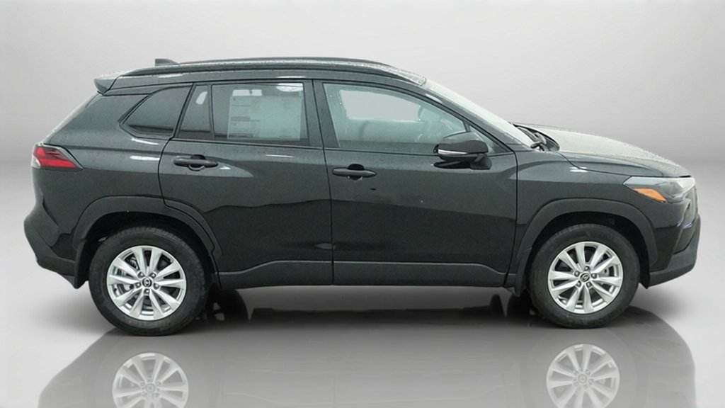 New 2026 Toyota Corolla Cross LE FWD image 34