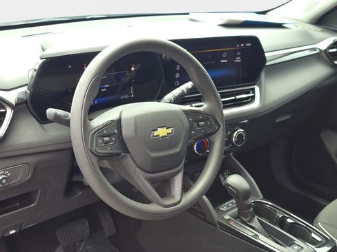 Used 2025 Chevrolet TrailBlazer LT AWD/4WD image 13