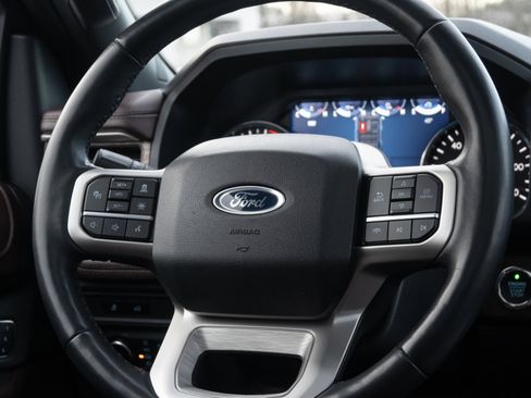 Used 2024 Ford Expedition Limited image 34