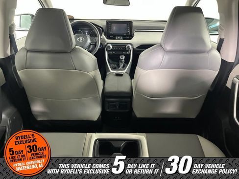 Used 2021 Toyota RAV4 XLE Premium AWD/4WD image 8