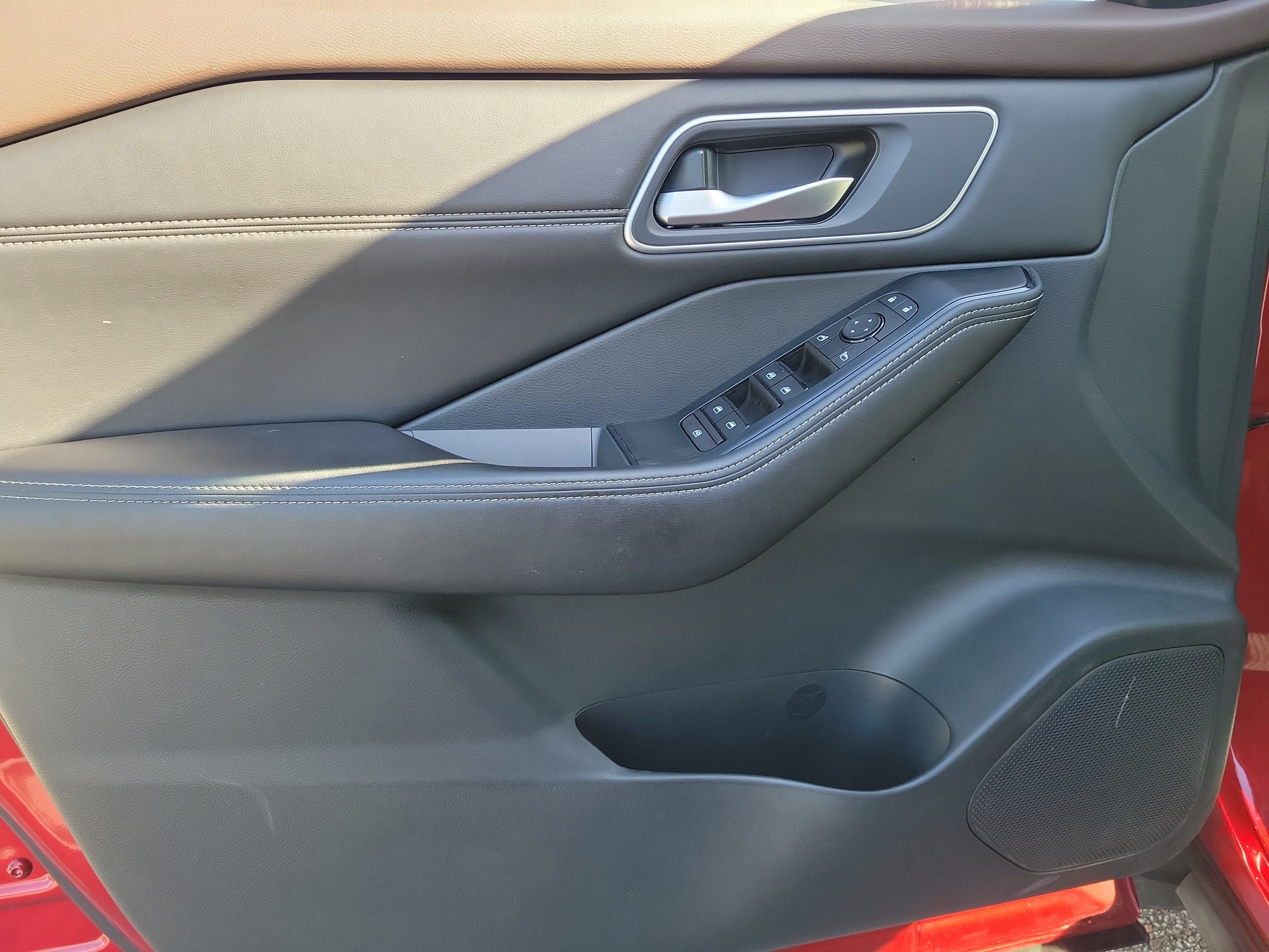 Certified 2021 Nissan Rogue SV w/ Premium Package FWD image 15