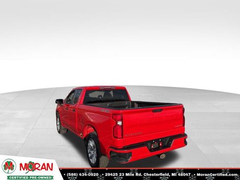 Used 2020 Chevrolet Silverado 1500 Custom w/ Custom Value Package image 3