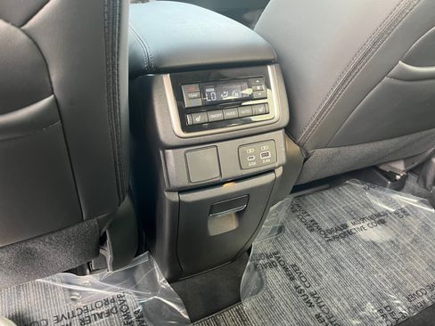 Certified 2026 Subaru Ascent Limited AWD/4WD image 32