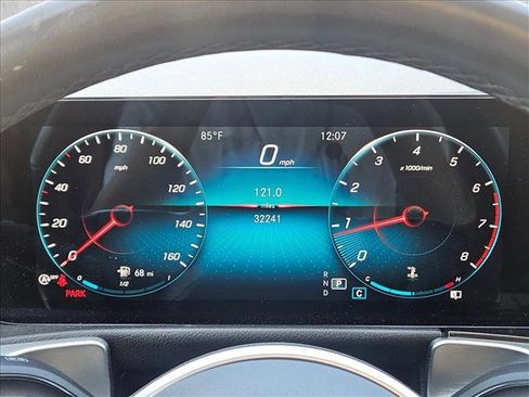 Used 2022 Mercedes-Benz GLB 250 4MATIC image 10